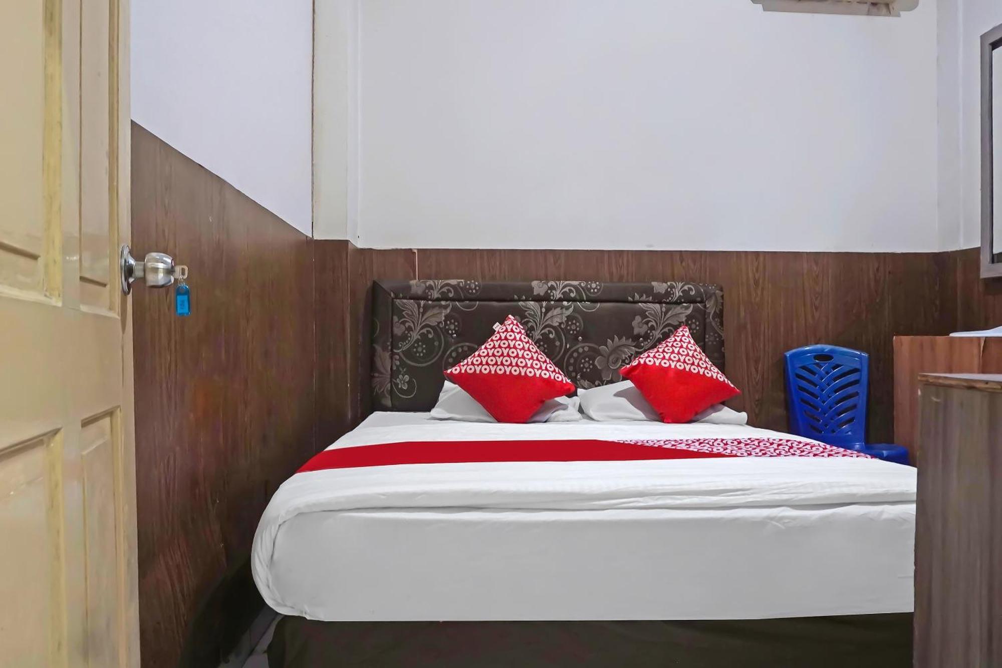 Oyo 1935 Hotel Diamond Inn Макасар Екстериор снимка